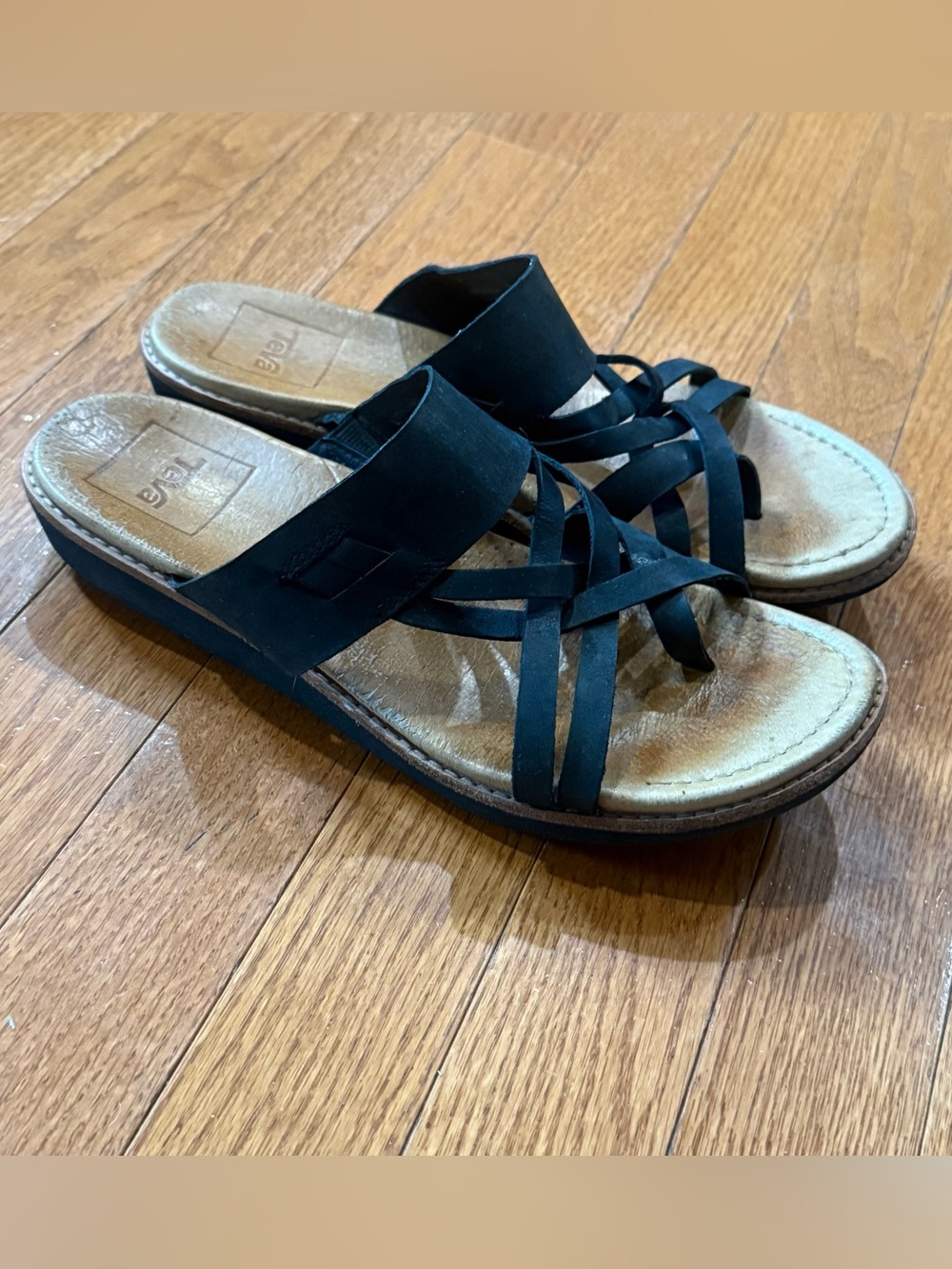 Teva Women’s 9 Encanta Slide Sandals Women’s 9 Leather Strappy Toe Loop Flats